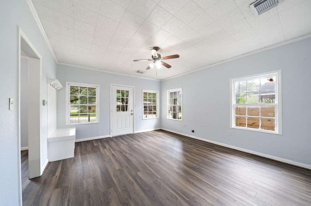 333 Reppert St, Bacliff TX  77518-1232 exterior