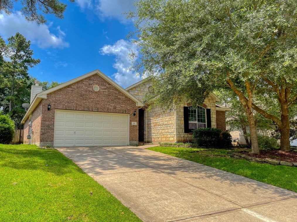 15 Griffin Hill Ct, Spring TX  77382-7000 exterior