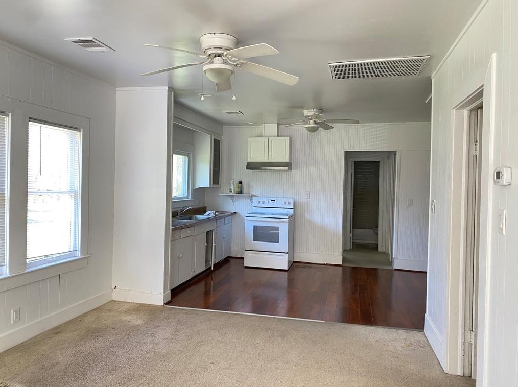 6026 Dubose St, Wallis TX  77485-9800 exterior