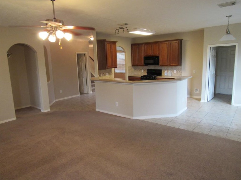 25314 Oak Knot Dr, Spring TX  77389-4021 exterior