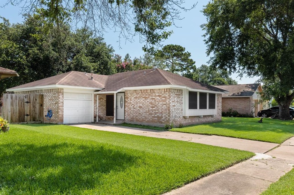 1323 Gamma St, Pasadena TX  77504-3914 exterior