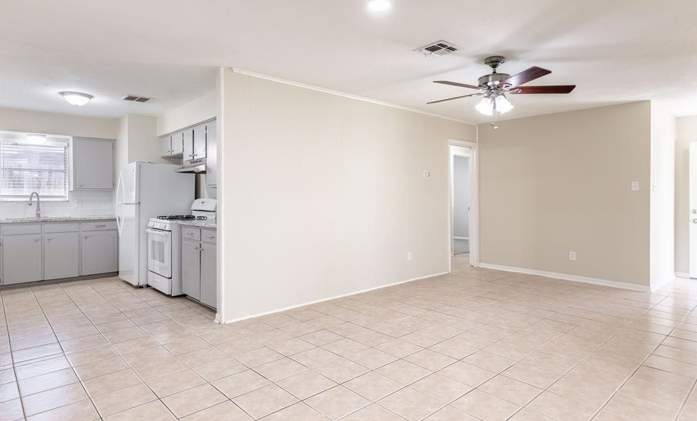 1323 Gamma St, Pasadena TX  77504-3914 exterior
