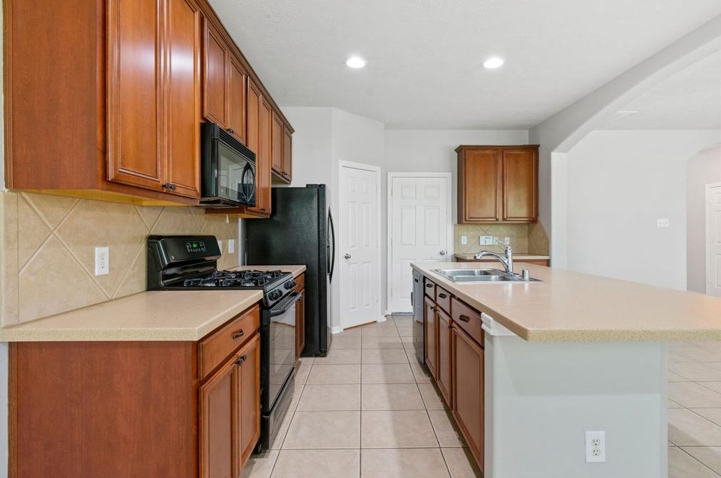 18 Nestlewood Pl, Spring TX  77382-1793 exterior