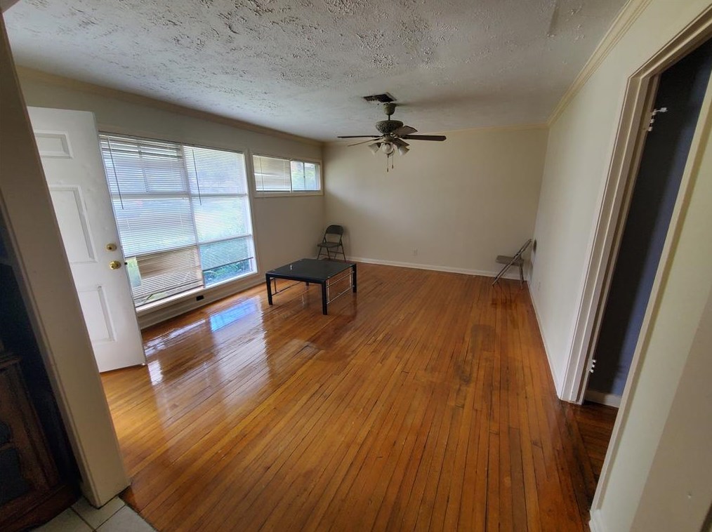 1312 Dunstan Rd, Pasadena, TX 77502