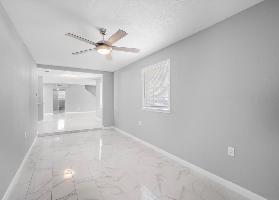 13303 Glenwyck St, Houston TX  77045-3213 exterior