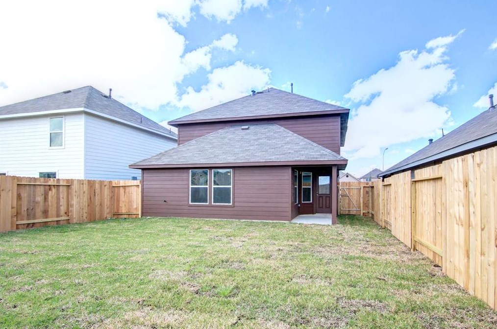 5626 Plantation Forest Dr, Katy TX  77449-1572 exterior
