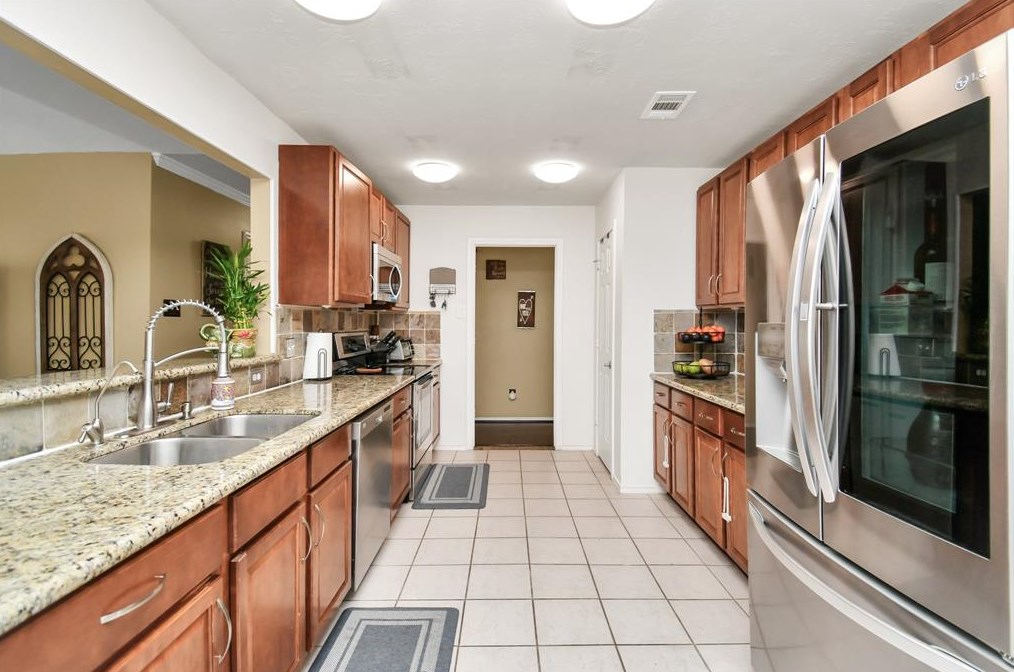 11119 Kirkvale Dr, Houston TX 77089-3636 exterior