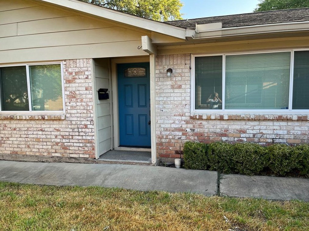 1438 Ramada Dr, Houston, TX 77062-5908