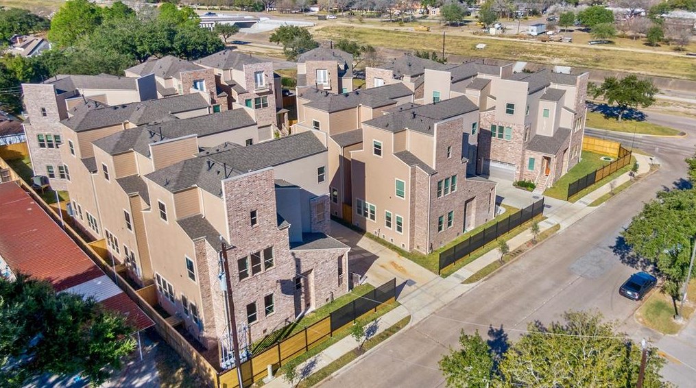 9424 Glenfield Ct, Houston TX  77096-3818 exterior