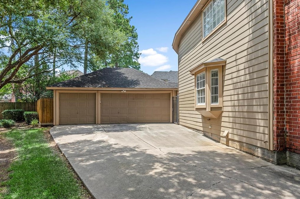7922 Huddersfield Ct, Spring, TX 77379-6161