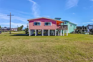 1102 Mayes, Crystal Beach, TX 77650 - Photo 26