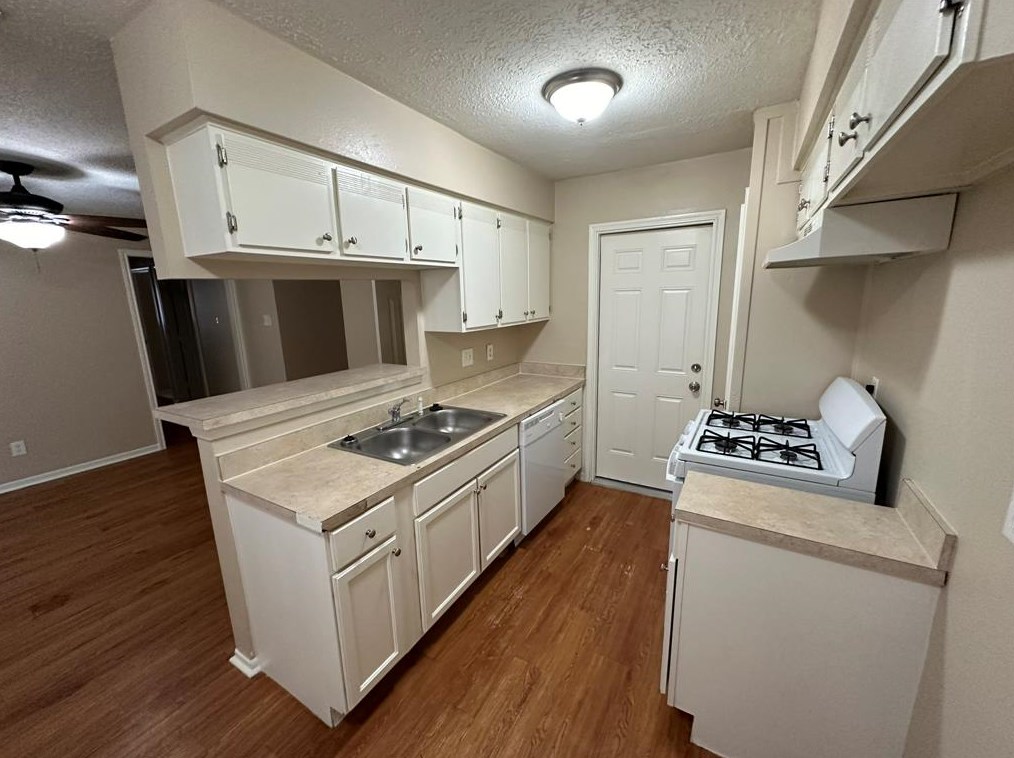 5011 Denoron Dr, Houston, TX 77048