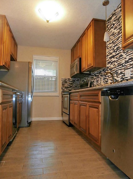 5801 Lumberdale Rd # 111, Houston, TX