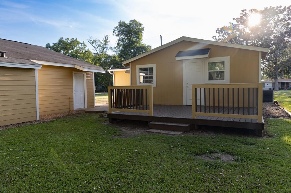 125 N Oak St, Richwood, TX 77531