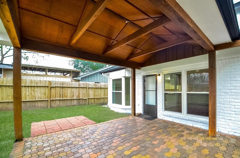 12222 Grn Glade Dr, Houston TX  77099-3118 exterior