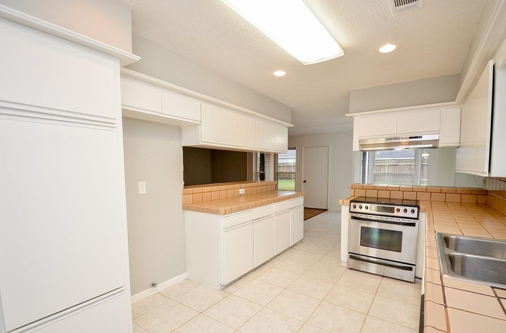 12222 Grn Glade Dr, Houston TX  77099-3118 exterior