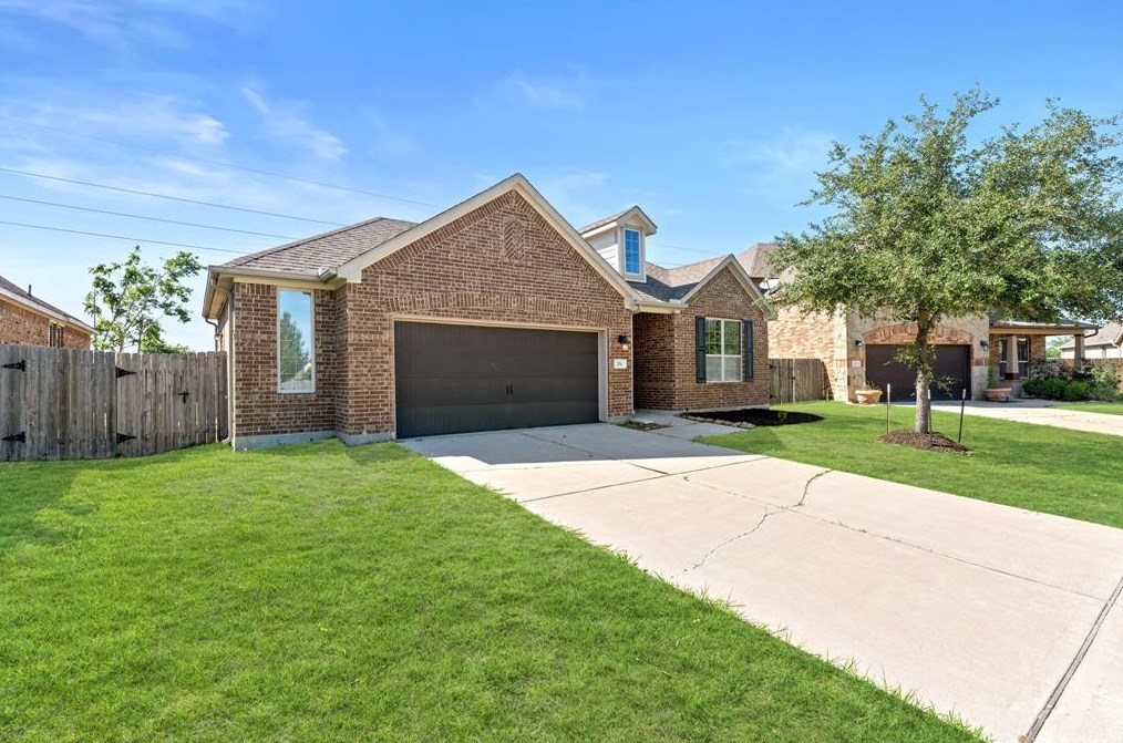 206 Lockridge Hill Ln, Richmond, TX 77469