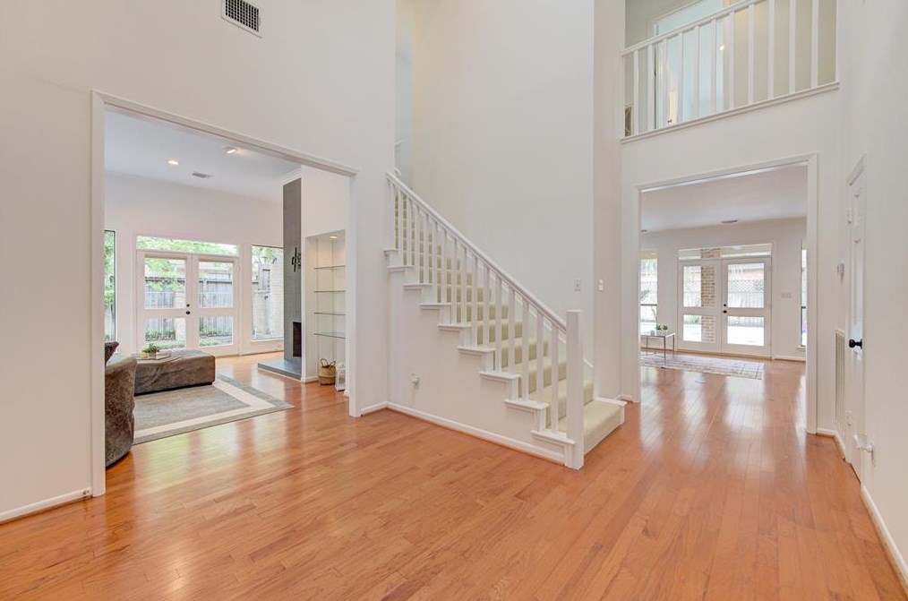 15835 Barkers Landing Rd, Houston, TX 77079-2422
