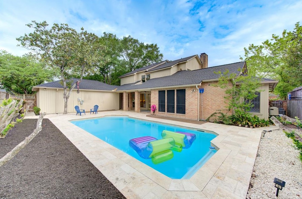 15835 Barkers Lndg Rd, Houston TX  77079-2422 exterior