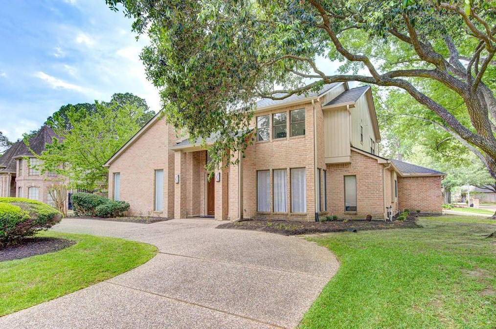 15835 Barkers Lndg Rd, Houston TX  77079-2422 exterior