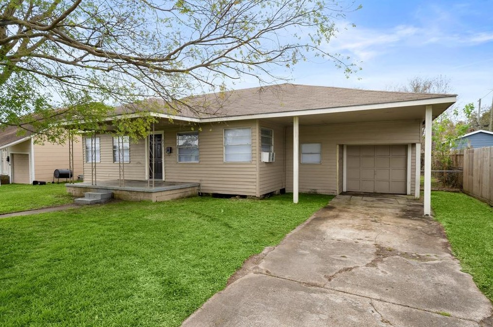 623 18th Ave N, Texas City, TX 77590