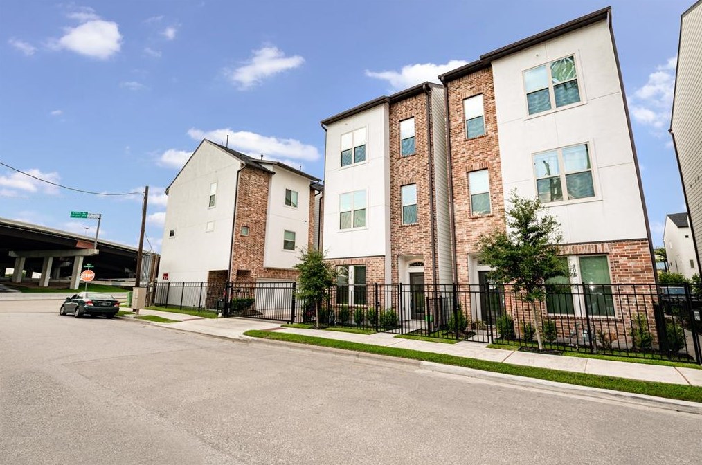 710 Clark St, Houston, TX 77020