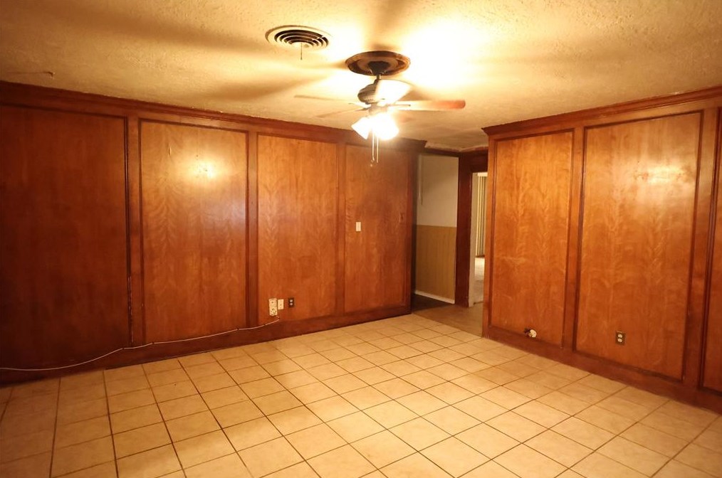 7003 Kingsway Dr, Houston TX  77087-6023 exterior