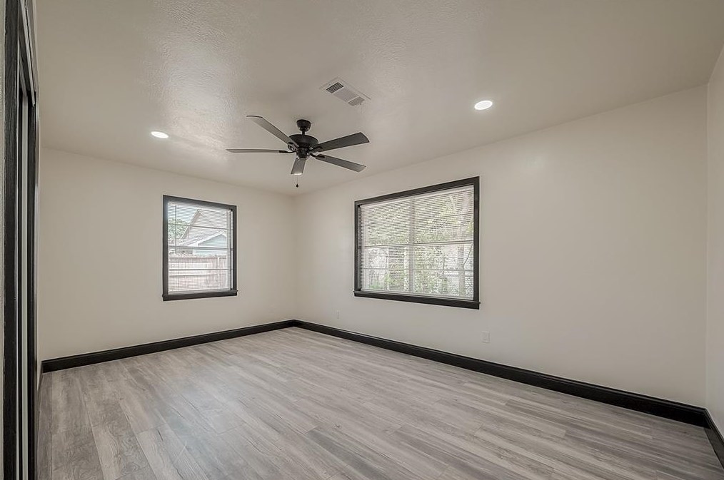 5715 Corl St, Houston TX 77087-4107 exterior