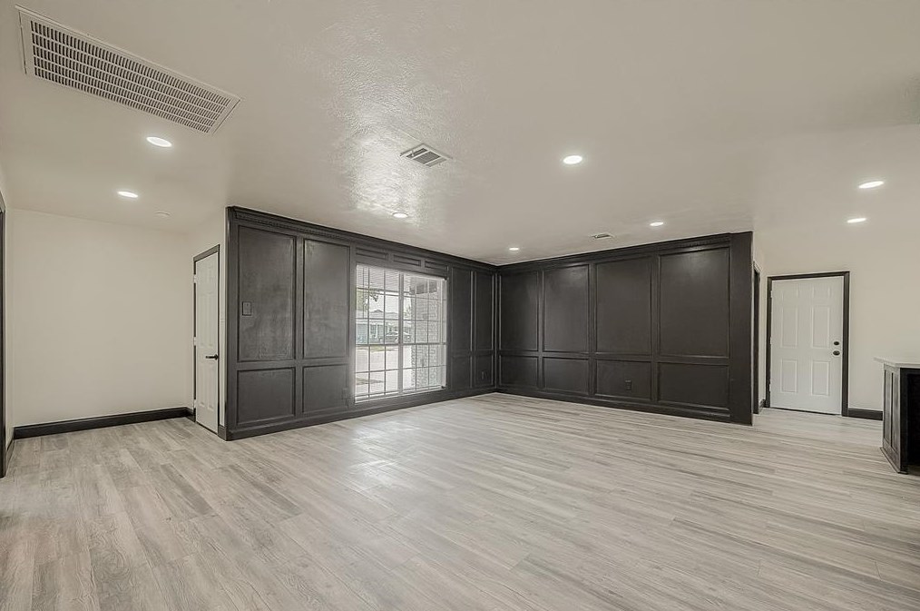 5715 Corl St, Houston TX 77087-4107 exterior