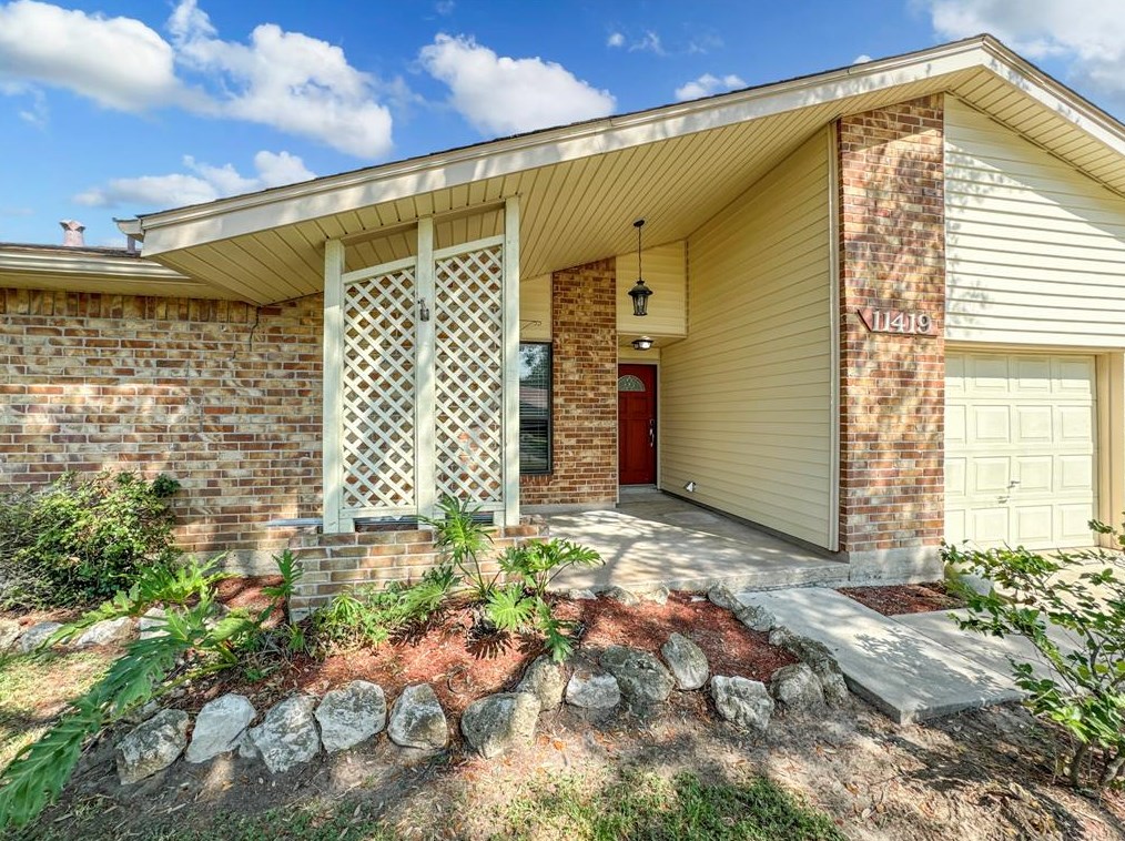 11419 Olivewood Dr, Houston, TX 77089-5306