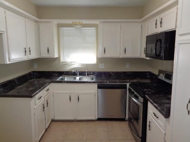 14022 Greenway Dr, Sugar Land, TX 77498