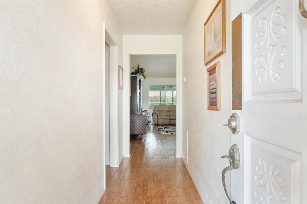 705 E Purdue Ln, Deer Park, TX 77536