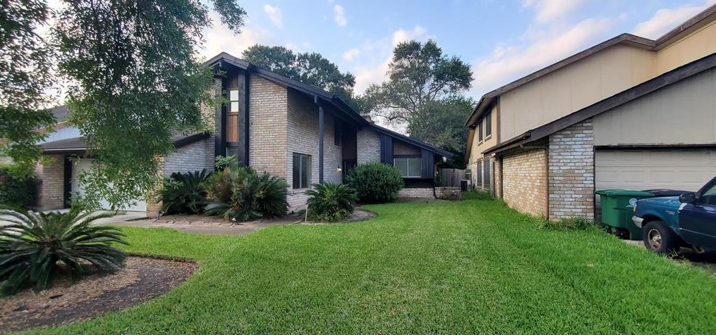 7626 Candlegreen Ln, Houston, TX 77071-2705