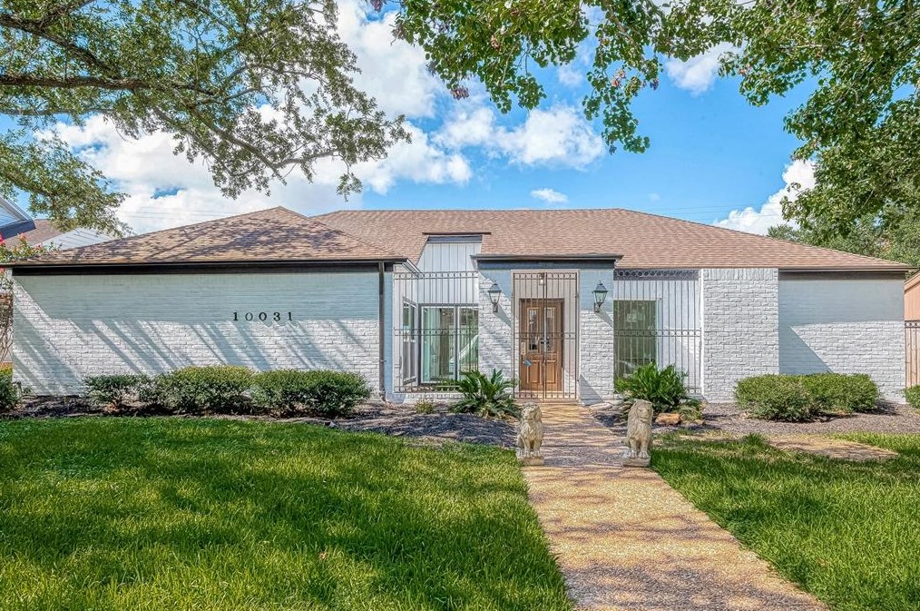 10031 Inwood Dr, Houston, TX 77042