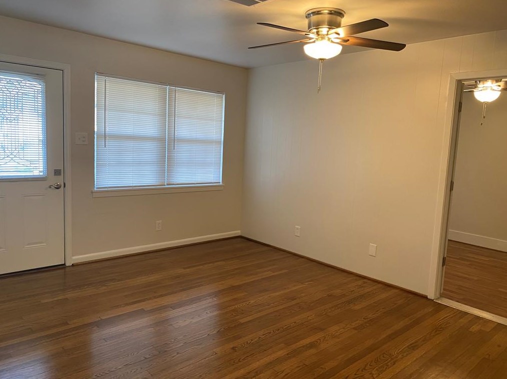 1938 Coulcrest Dr, Houston TX  77055-1410 exterior