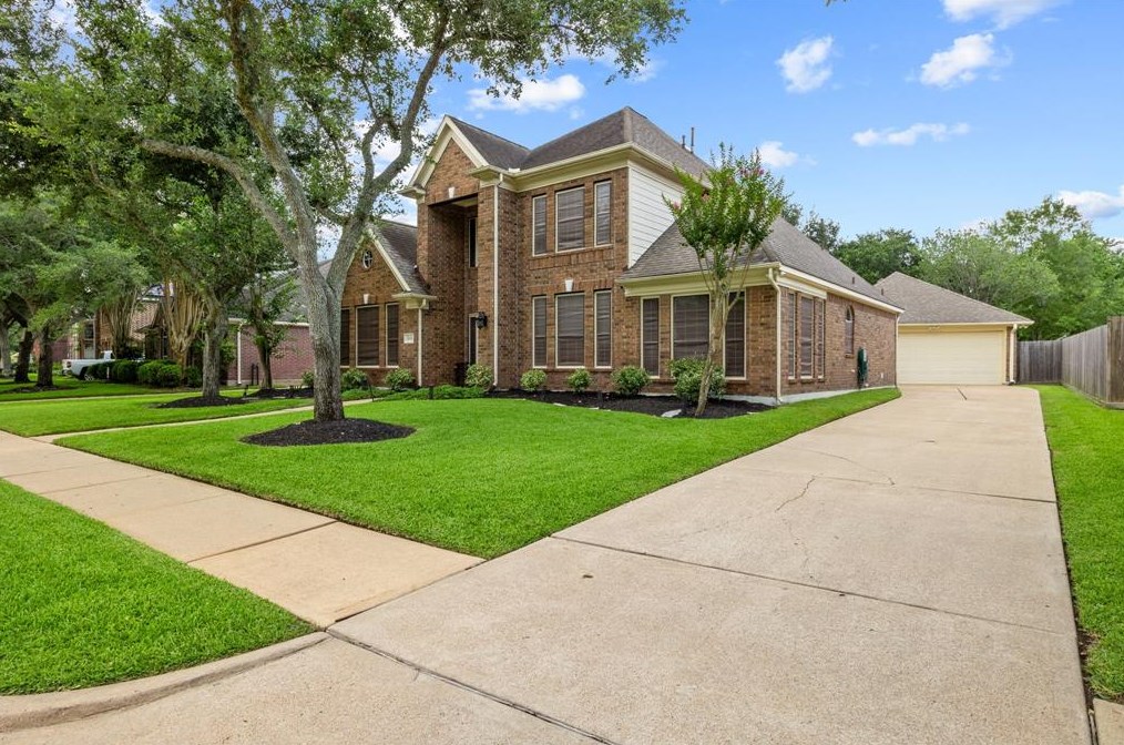 3003 Rothbury Dr, Pearland, TX 77584