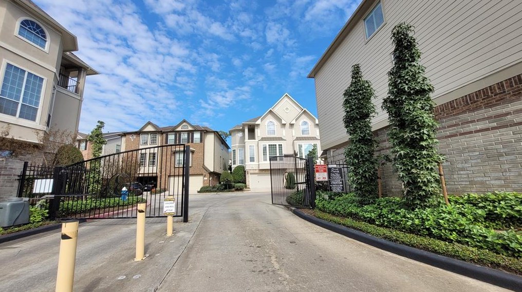 1822 Stacy Crst, Houston, TX 77008