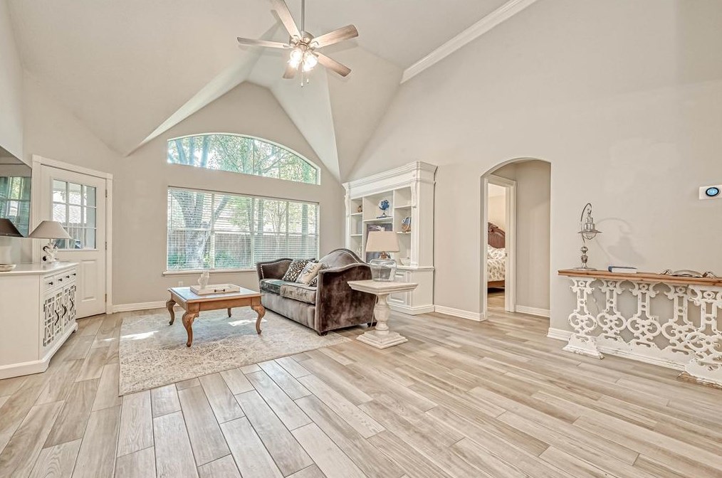 7019 Centre Grove Dr, Houston, TX 77069-2228