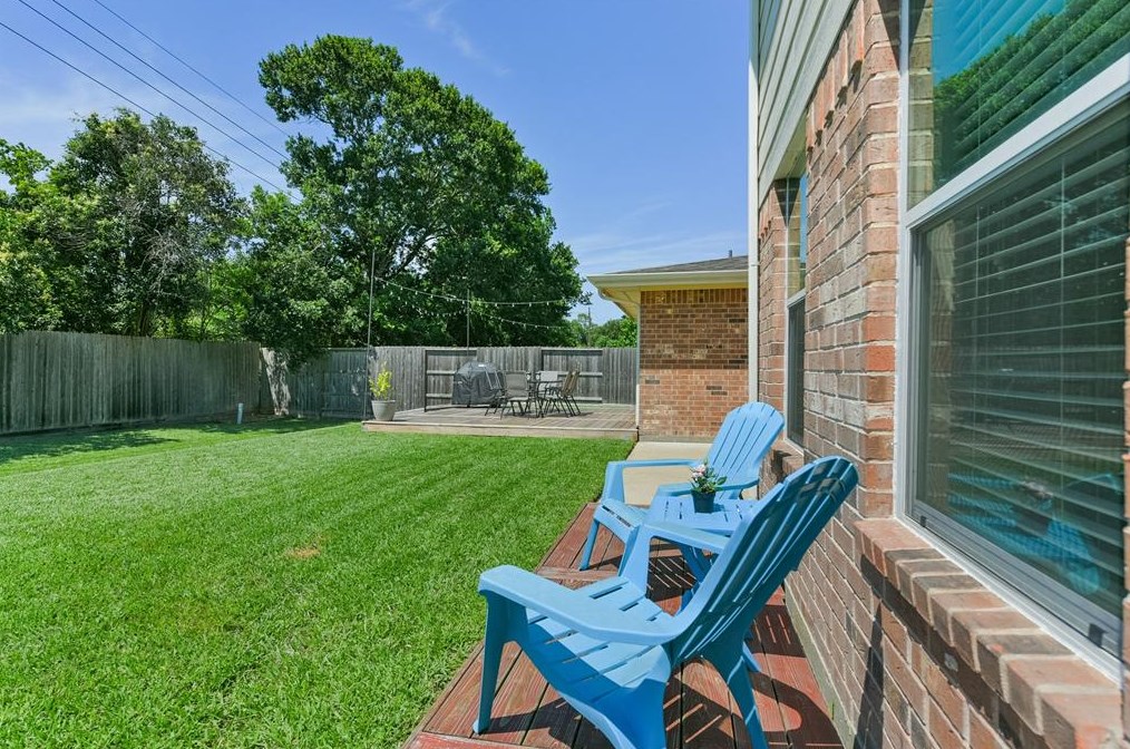 3612 Oak Xing Dr, Pearland TX  77581-7103 exterior