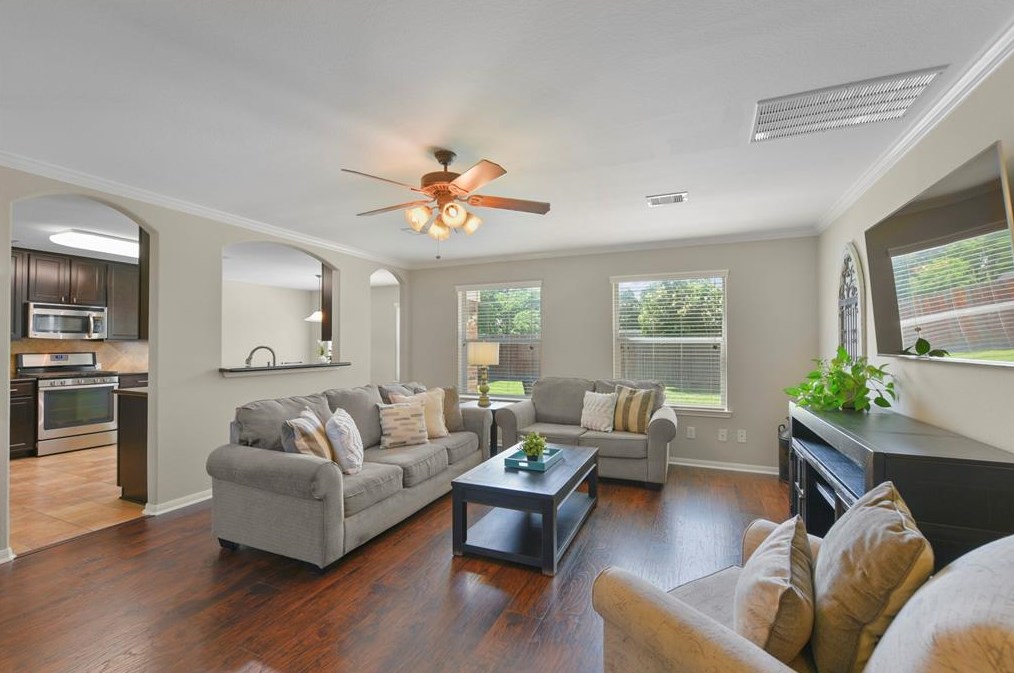 3612 Oak Crossing Dr, Pearland, TX 77581-7103