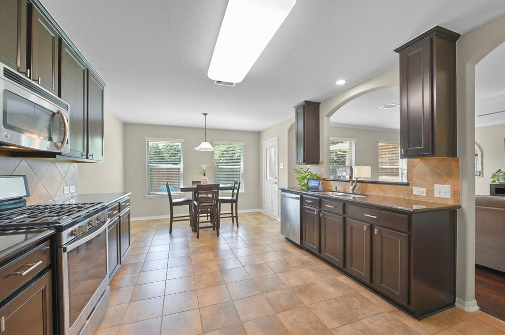 3612 Oak Xing Dr, Pearland TX  77581-7103 exterior