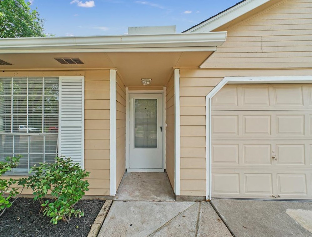 6906 Harpers Dr, Richmond, TX 77469