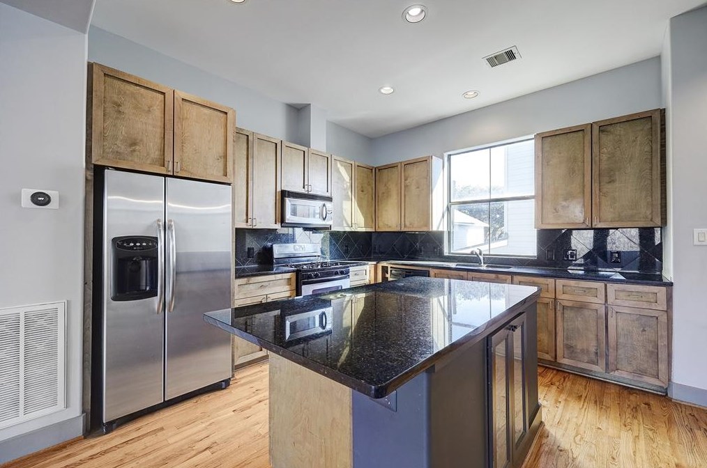 2020 Tuam, Houston TX  77004-1349 exterior