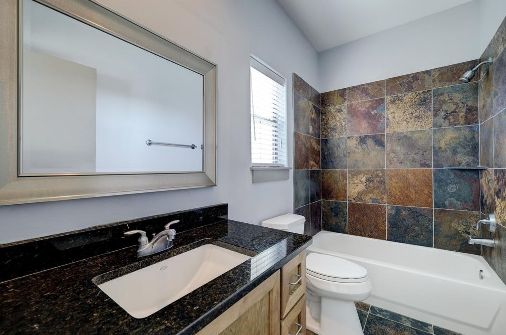2020 Tuam, Houston TX  77004-1349 exterior