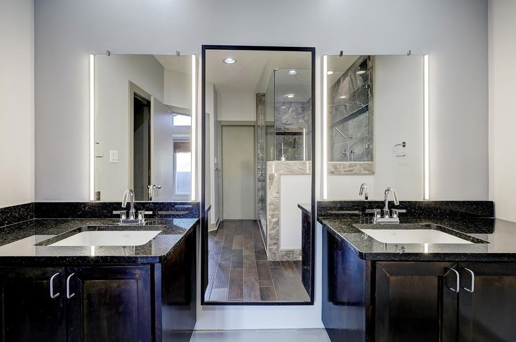 2020 Tuam, Houston TX  77004-1349 exterior