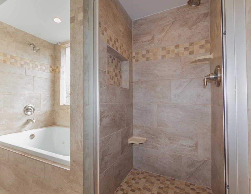 14303 Providence Pne Trl, Houston TX  77062-2042 exterior