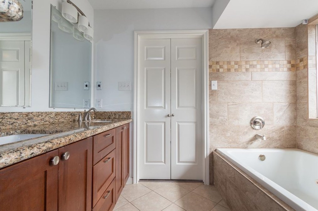 14303 Providence Pne Trl, Houston TX  77062-2042 exterior