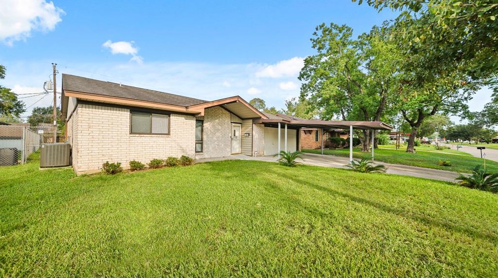 735 Brookview St, Channelview, TX 77530