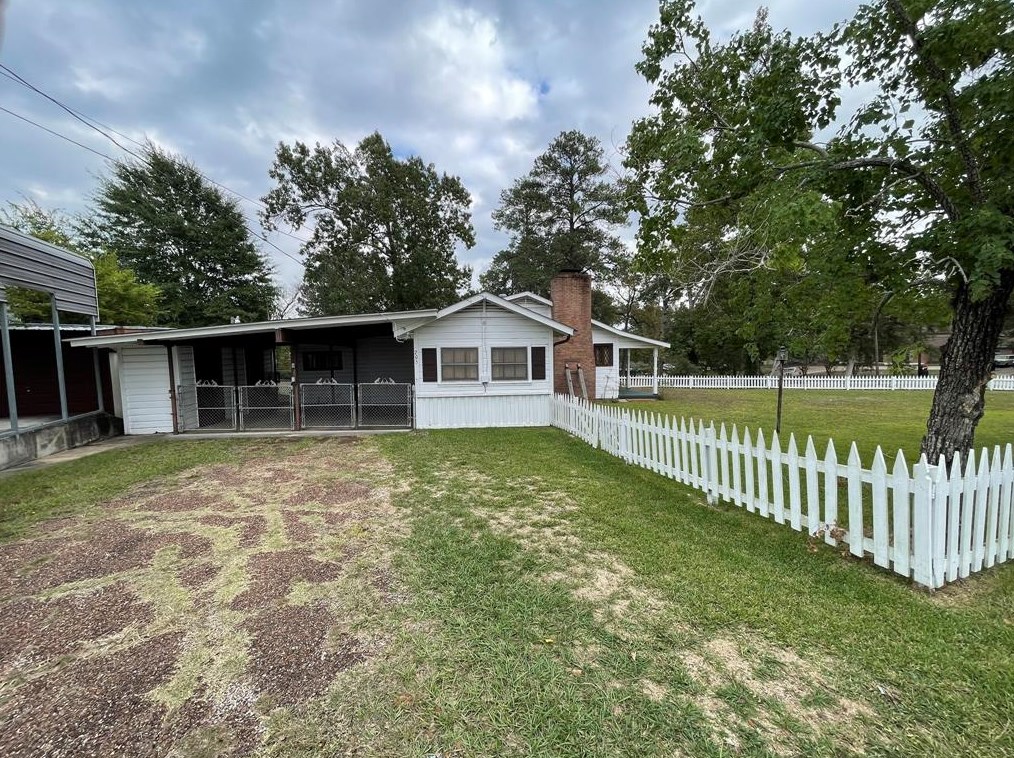 205 Marsh Dr, Livingston, TX 77351-3121