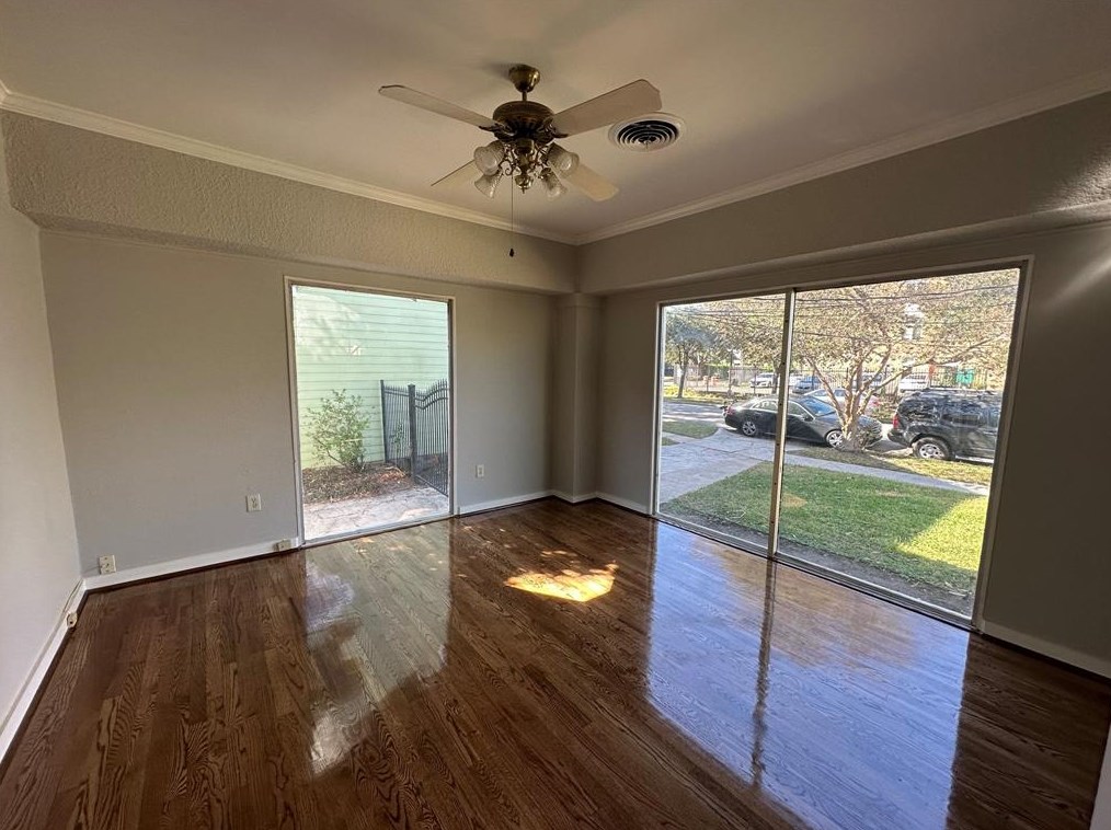 3515 Graustark St, Houston, TX 77006